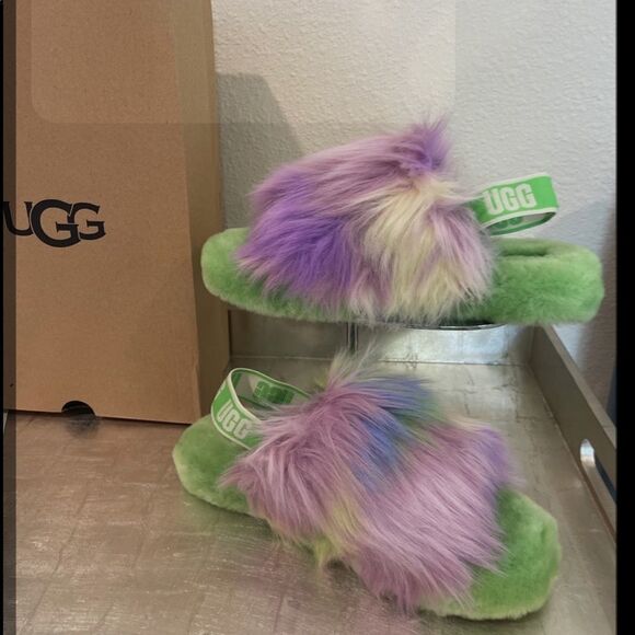 Fluff Yeah Slide Tie Dye Slippers In Green UGG Austrailia WOMENS SIZE 6 NEW - Picture 3 of 5